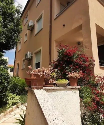 Apartments Casa Karmen *